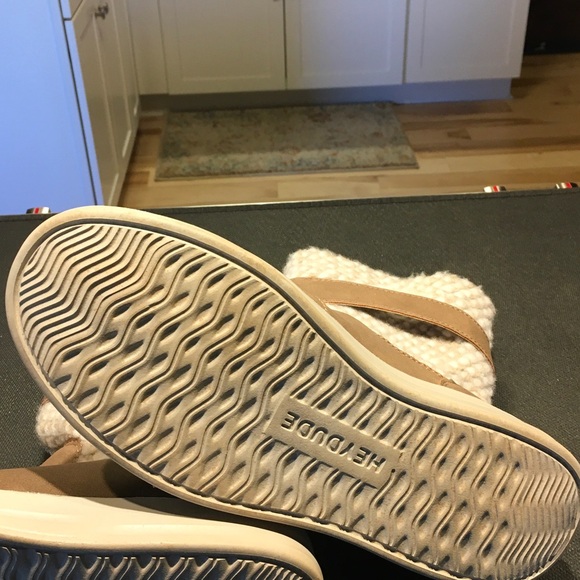 Cozy Tan Winter Boots with Knit Cuff - Picture 4 of 4